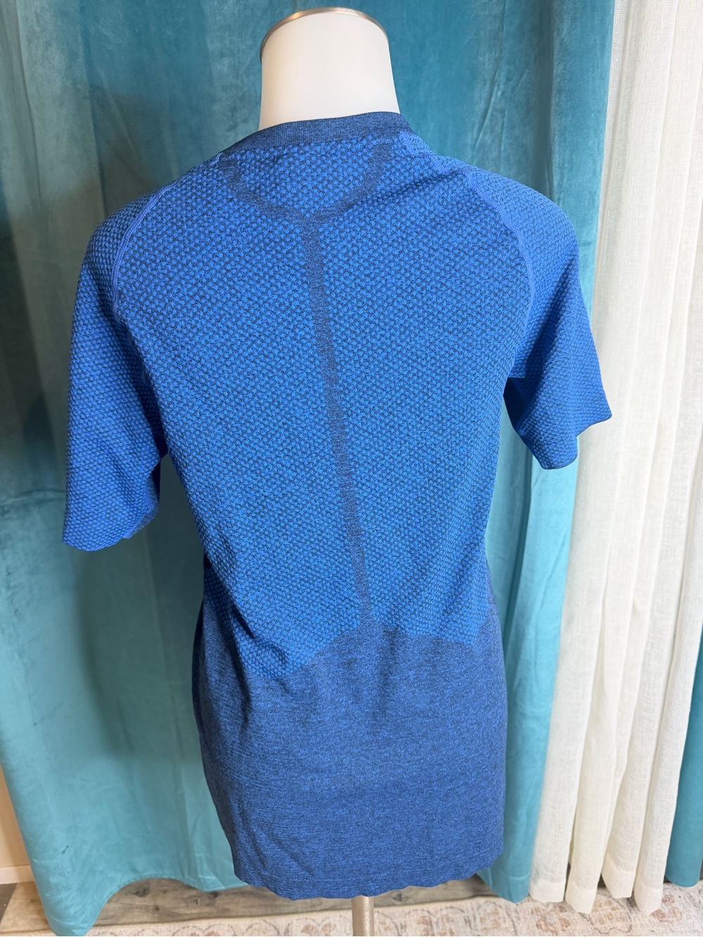 Gymshark Royal Blue Short Sleeve Seamless Training Tee - Picture 2 of 4